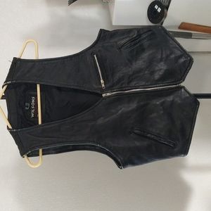 Wilson leather vest with 2 inside pockets